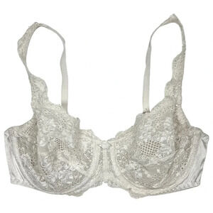 Vintage 90’s Victoria’s Secret White Lace Bra